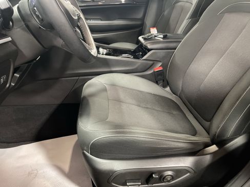 Used 2022 Jeep Grand Cherokee Laredo w/ Luxury Tech Group I image 9