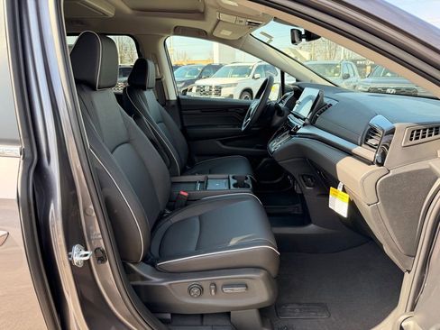 New 2026 Honda Odyssey Touring image 18