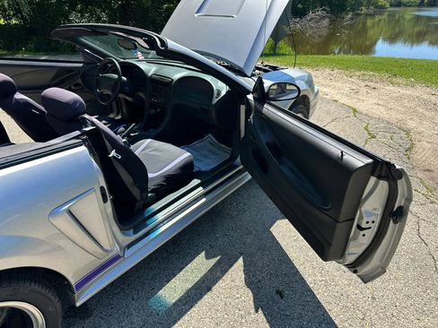 Used 2000 Ford Mustang Convertible RWD image 26