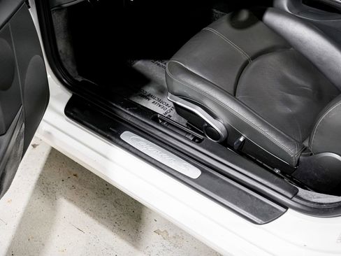 Used 2006 Porsche Cayman S RWD image 19