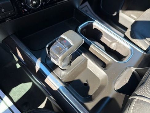 Used 2023 Chevrolet Silverado 1500 LTZ image 20