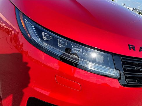 Used 2025 Land Rover Range Rover Sport SE image 30