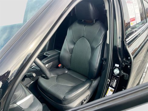 Used 2023 Toyota Highlander Limited image 20