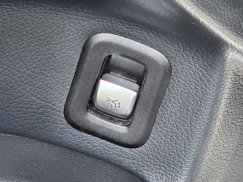 Used 2020 Mercedes-Benz GLC 300 4MATIC image 37