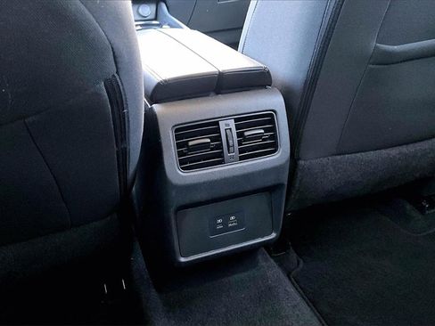 Used 2023 Nissan Rogue SV image 33