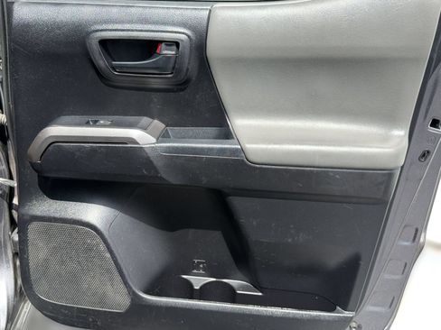 Used 2021 Toyota Tacoma SR5 RWD image 15