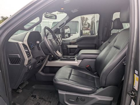 Used 2022 Ford F250 Lariat w/ Black Appearance Package image 18