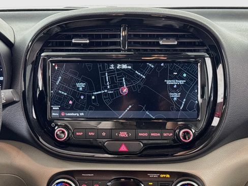 Used 2022 Kia Soul S FWD image 13
