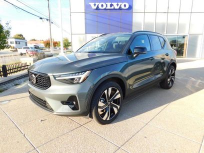 New 2026 Volvo XC40 B5 Ultra w/ Climate Package