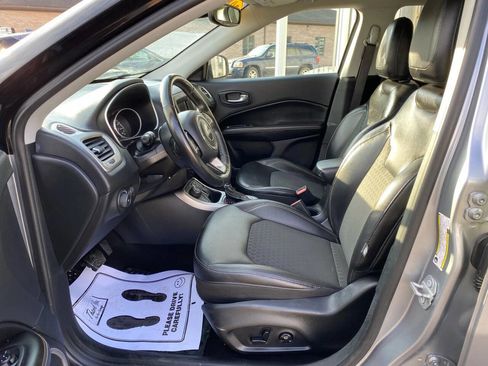 Used 2018 Jeep Compass Latitude w/ Popular Equipment Group AWD/4WD image 12