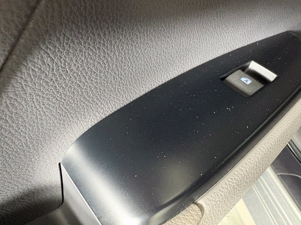 Used 2020 Toyota Camry LE w/ Carpet Mat Package FWD image 32