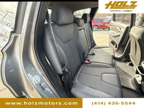 Used 2019 Hyundai Santa Fe SEL image 25