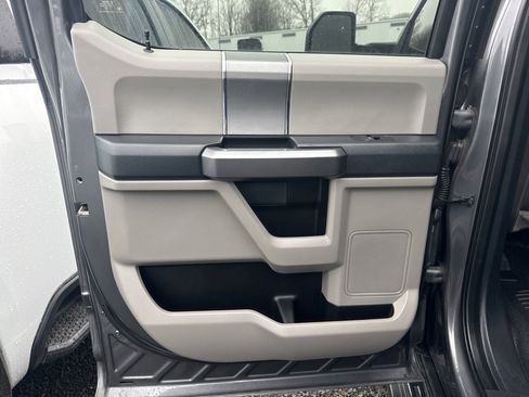 Used 2022 Ford F250 XLT w/ Black Appearance Package image 14