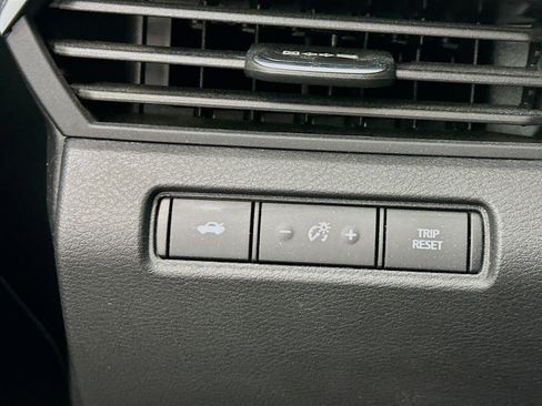 Used 2025 Nissan Altima 2.5 SV image 17