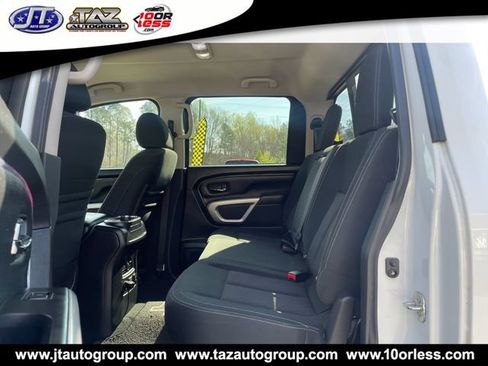 Used 2019 Nissan Titan SV w/ SV Convenience Package AWD/4WD image 11