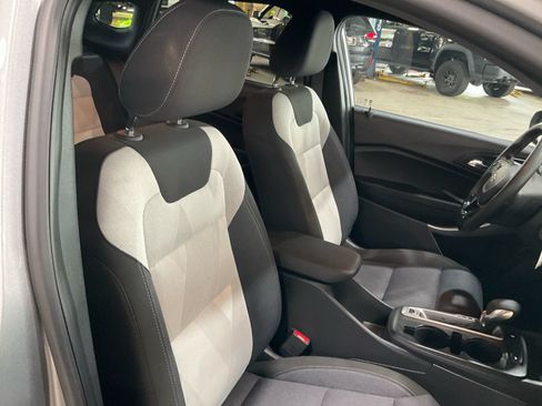 Used 2024 Chevrolet Trax RS w/ Driver Confidence Package FWD image 19