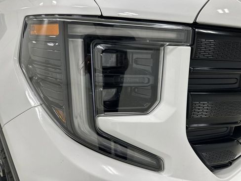 Used 2022 GMC Sierra 1500 Elevation RWD image 10