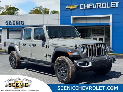 Used 2023 Jeep Gladiator Sport