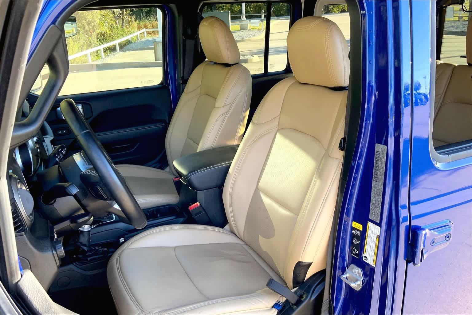 Used 2020 Jeep Wrangler Unlimited Sahara AWD/4WD image 7