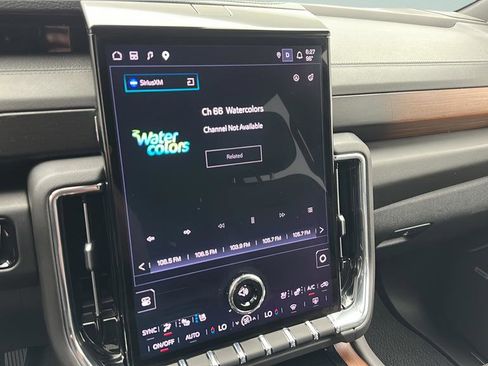 Used 2025 GMC Yukon Denali AWD/4WD image 21