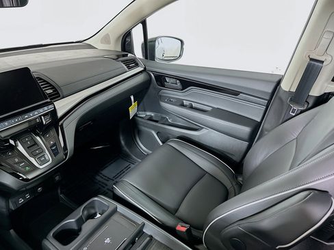 New 2026 Honda Odyssey Touring image 24