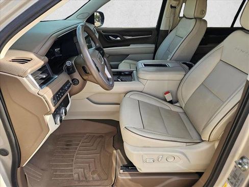 Used 2022 GMC Yukon XL Denali image 14