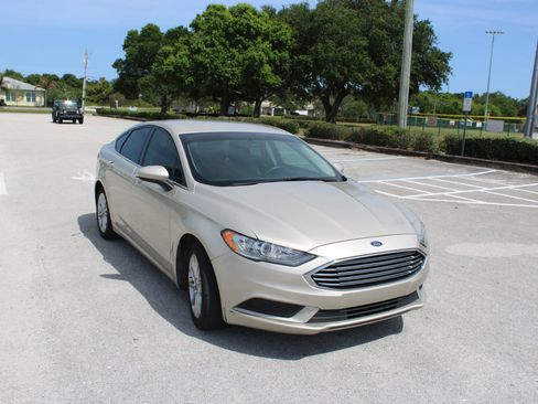 Used 2017 Ford Fusion SE FWD image 20