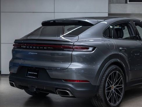 Certified 2025 Porsche Cayenne Coupe image 23