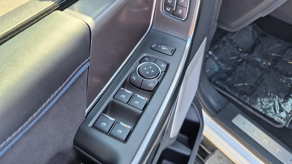 Used 2026 Ford F350 Platinum AWD/4WD image 10