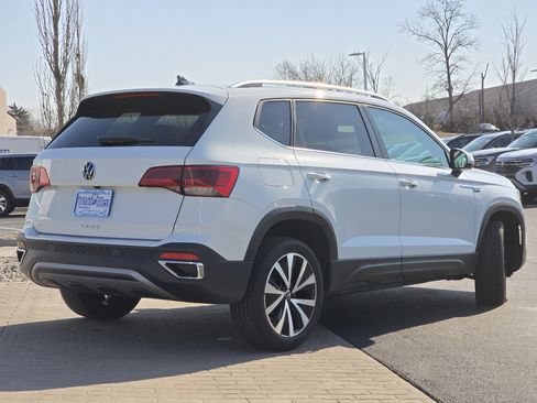 Used 2024 Volkswagen Taos SE image 21