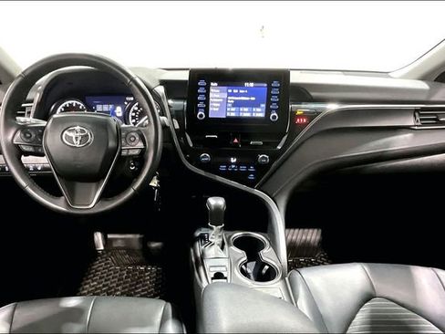 Used 2024 Toyota Camry SE image 7