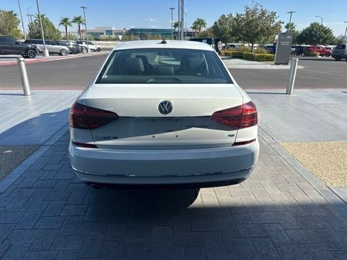 Used 2018 Volkswagen Passat 2.0T SE FWD image 6