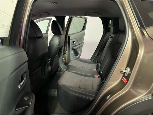 Used 2025 Nissan Kicks SR image 23