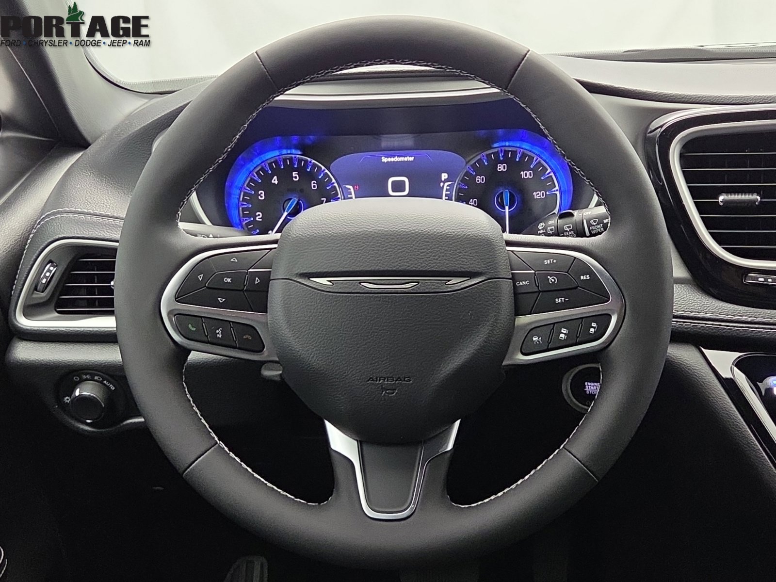 New 2027 Chrysler Pacifica Select AWD/4WD image 20