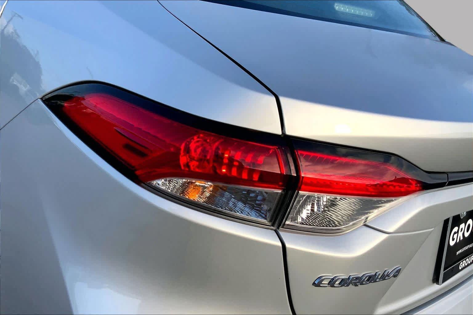 Used 2025 Toyota Corolla LE FWD image 28