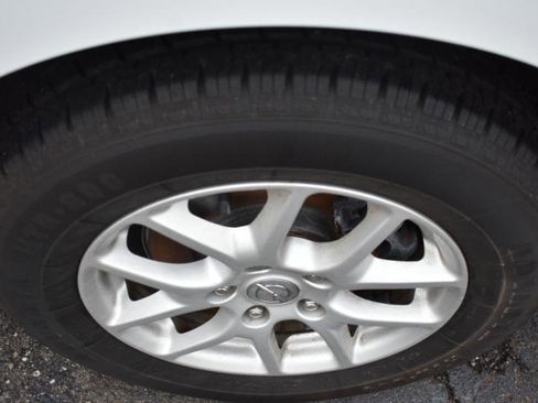 Used 2020 Chrysler Voyager Lxi image 39