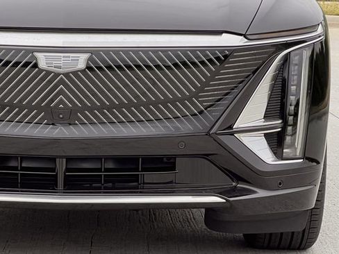 New 2026 Cadillac Lyriq Luxury RWD image 8