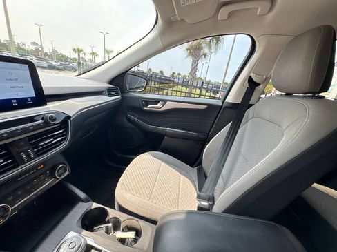 Used 2021 Ford Escape SE w/ SE Sport Appearance Package FWD image 36