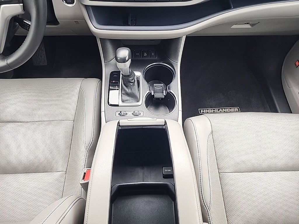 Used 2015 Toyota Highlander Limited AWD/4WD image 24
