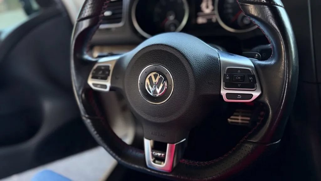 Used 2011 Volkswagen GTI 4-Door FWD image 39