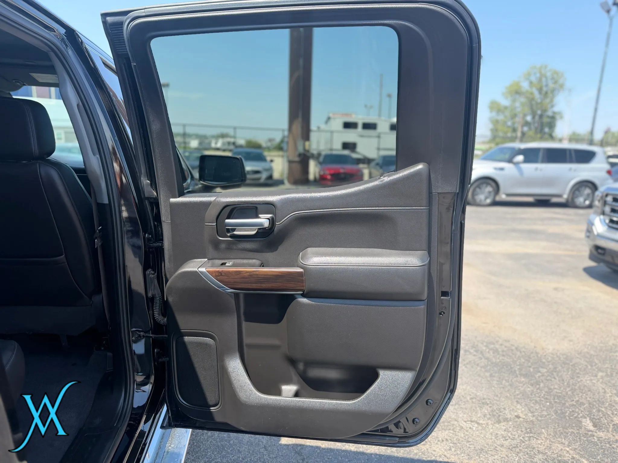 Used 2020 GMC Sierra 1500 SLT AWD/4WD image 16