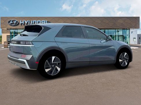 New 2025 Hyundai Ioniq 5 SE image 13