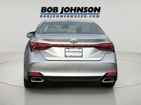 Used 2020 Toyota Avalon Limited w/ Advanced Safety Package FWD image 3