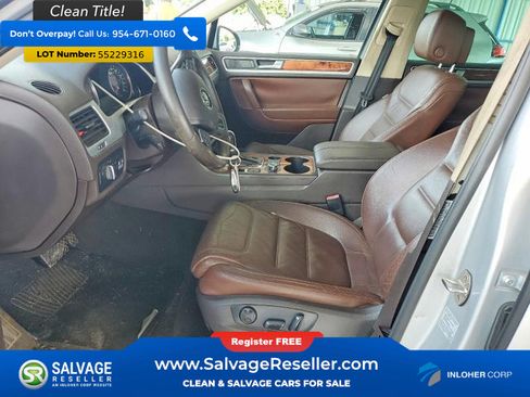 Used 2012 Volkswagen Touareg Sport AWD/4WD image 9