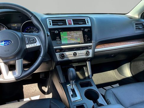 Used 2017 Subaru Outback 2.5i Limited AWD/4WD image 9