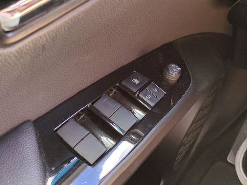 Used 2022 Toyota Prius XLE image 20