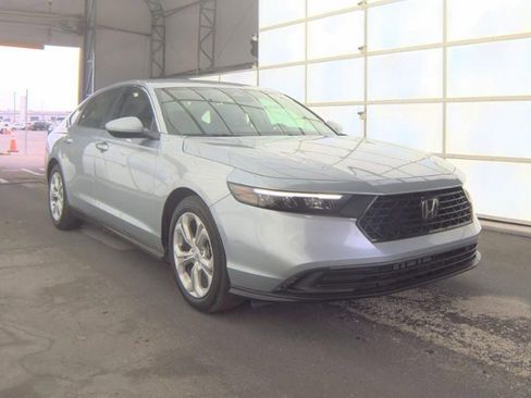 Used 2025 Honda Accord LX image 4