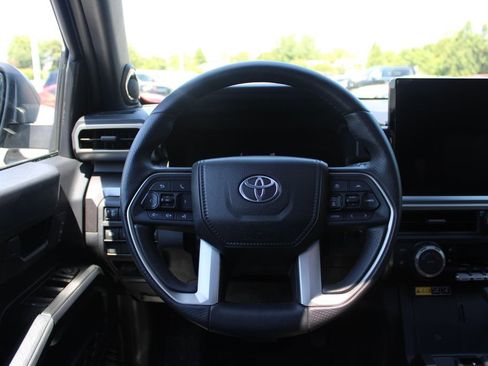 Used 2025 Toyota 4Runner TRD Off-Road Premium w/ Tow Technology Package AWD/4WD image 17