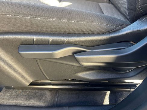 Used 2025 Chevrolet Equinox LT image 23