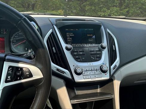 Used 2017 GMC Terrain SLT w/ Open Road Package AWD/4WD image 9